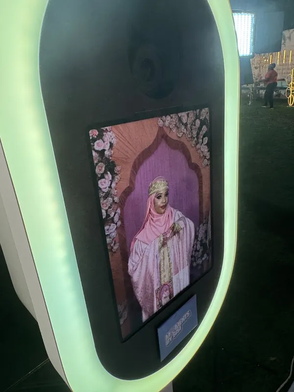 Moments By Sisi photobooth β event photo 24